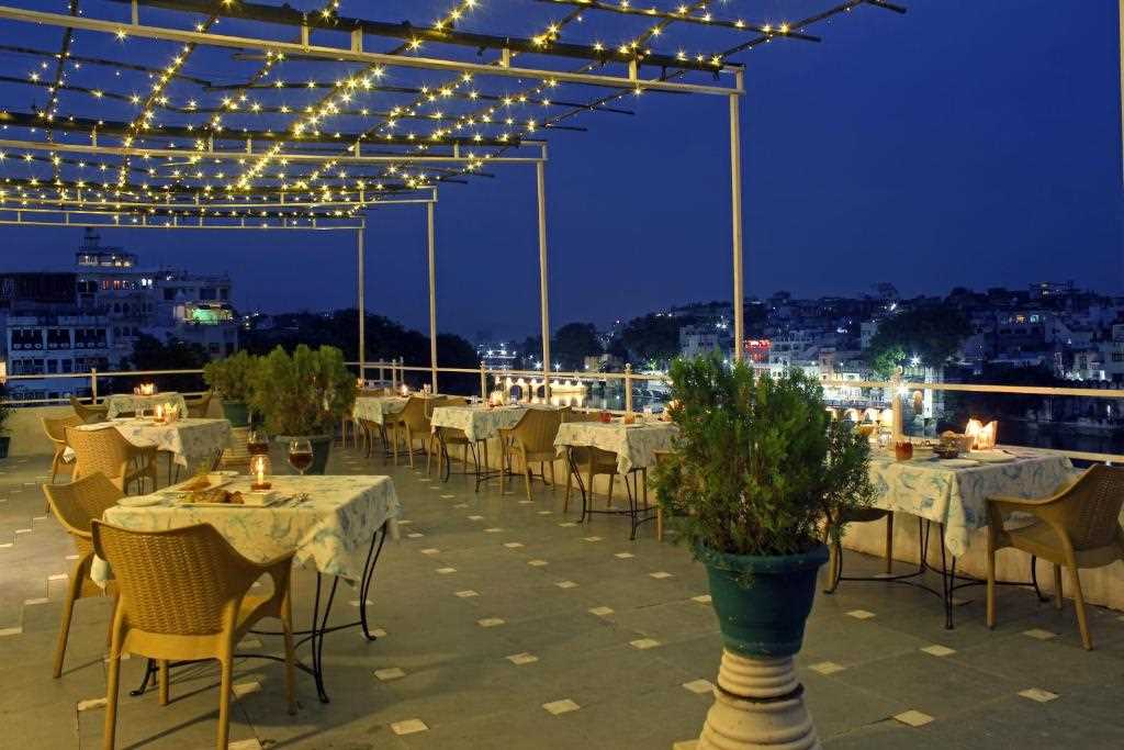 Hotel Sarovar on Pichola